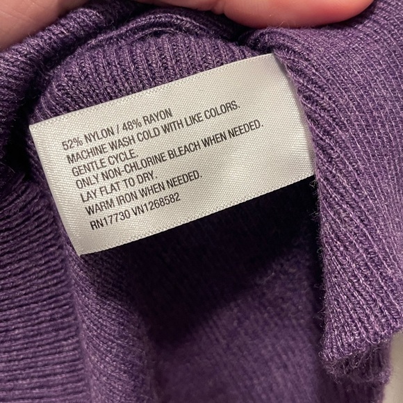 Massimo purple V-neck sweater. New with tags. - Picture 6 of 6